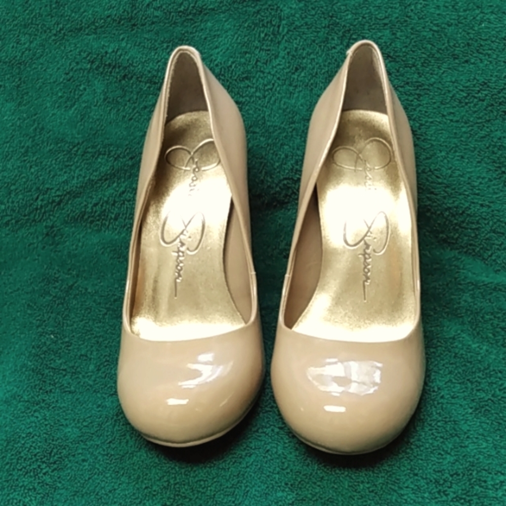 Jessica Simpson tan 4 inch heels size 5